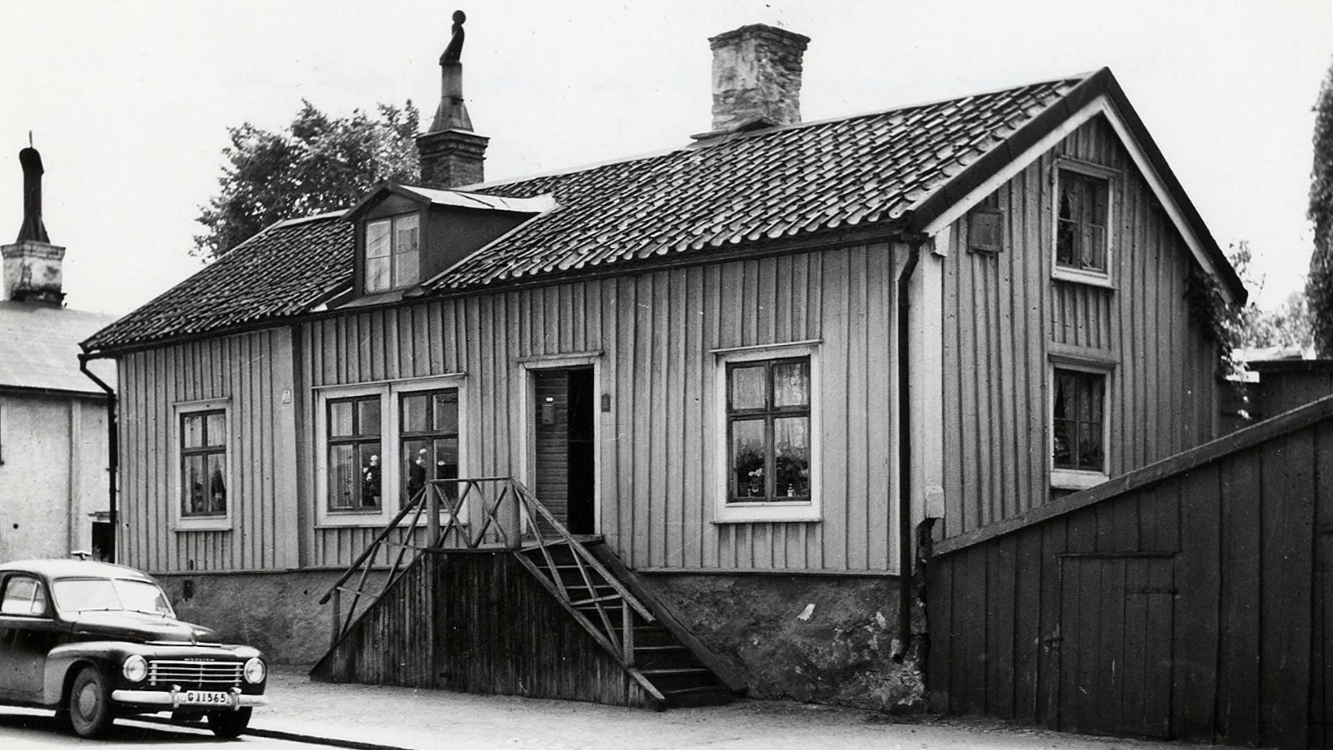 Bild på ett gammalt trähus